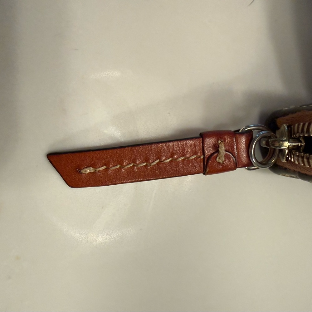 Dooney & Bourke Olive Green Leather Wallet - Picture 8 of 13